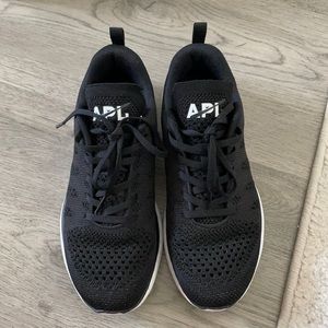 APL techloom pro sneakers